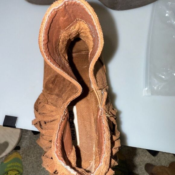 Hot Rated Tan Fringe Ankle Booties - Picture 5 of 7